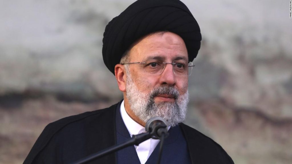 Iran precipita elicottero del Presidente Raisi: Teheran pregate