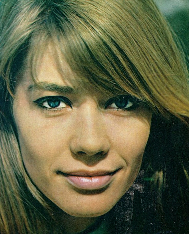 La mano nella mano dell’addio alla giovinezza di Françoise Hardy