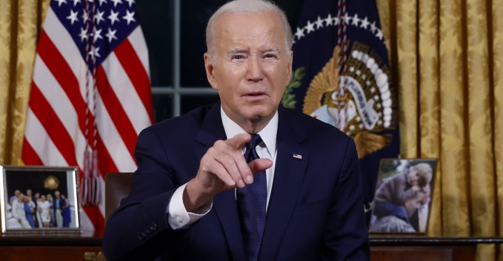 Biden un addio cupo e un passaggio di testimone piatto alla Harris